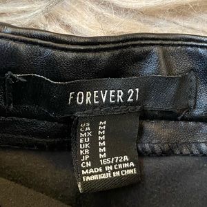 Forever 21 leather skirt size medium